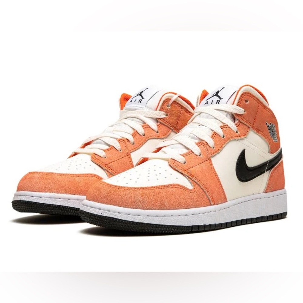 Nike Air Jordan’s Orange Canvas - 6Y or 7.5 Women’s